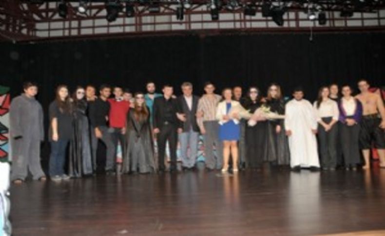 Haldun Taner'in ölümsüz eseri Güzelbahçe'de sahnelendi